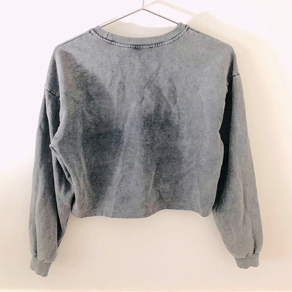 NASTY GAL Long Sleeve Cropped Top, in gray with pearls - Picture 3 of 4